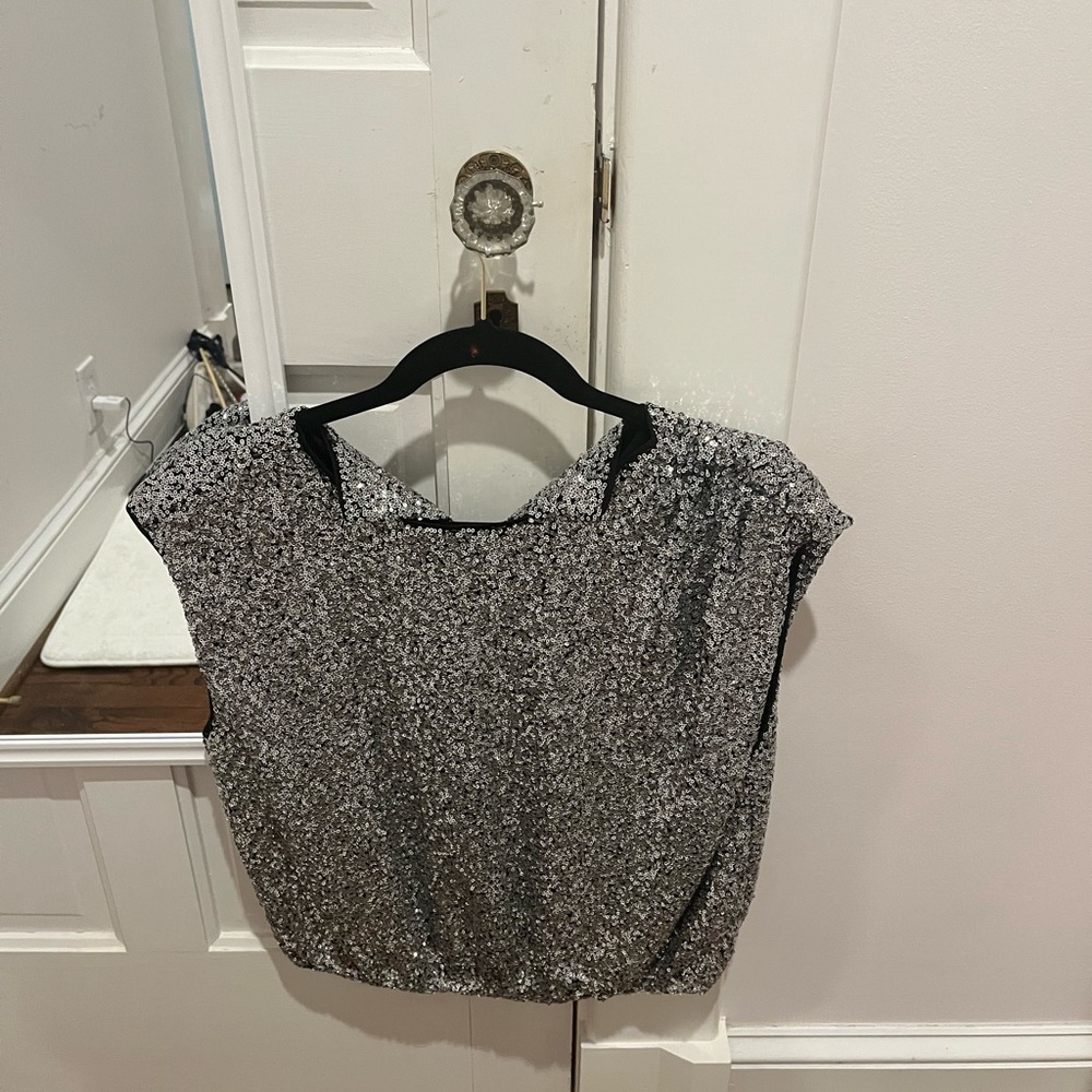 EXPRESS SEQUIN TOP